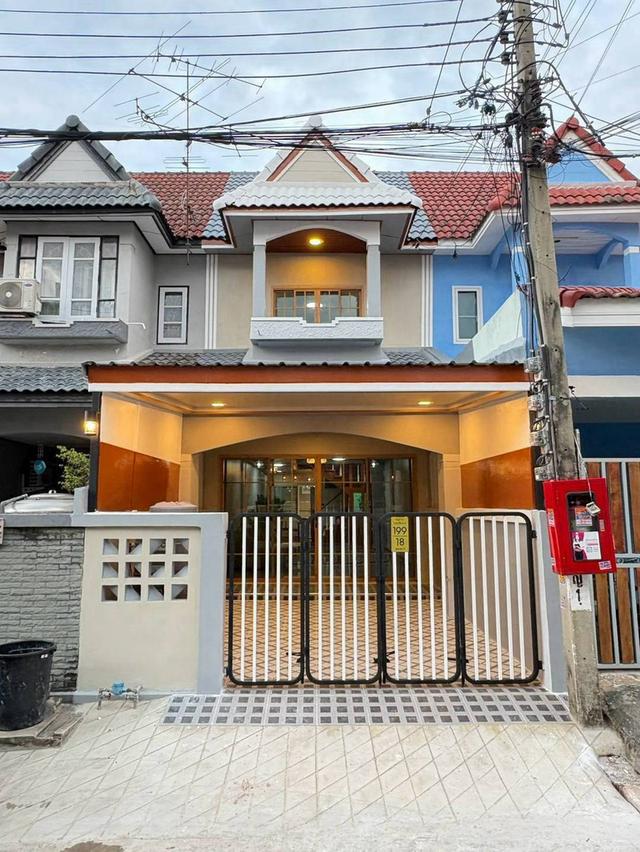 หมู่บ้านช.รุ่งเรือง6 บางบัวทอง ใกล้แยกบางพลู ทาวน์เฮาส์ 2 ชั้น ตกแต่งใหม่พร้อมอยู่ เส้นตลาดบางบัวทอง-แยกบางพลู 1