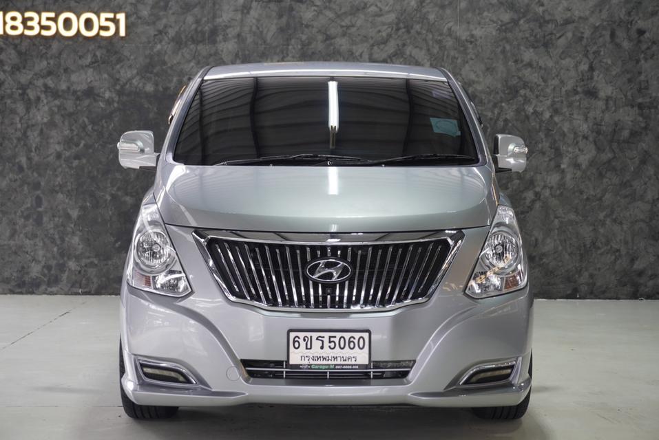 รหัสรถ JRS5060 Hyundai Grand Starex 2016 สีเทา