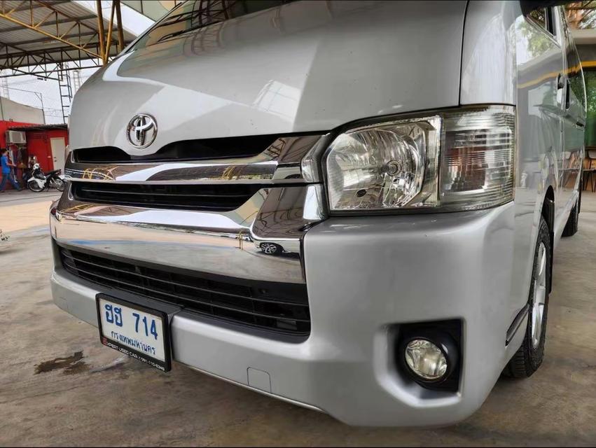 TOYOTA COMMUTER 3.0 AT DIESEL 2018 6