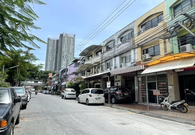 ขายอาคารพาณิชย์ หมู่บ้านธนกาญจน์ ใกล้รถไฟฟ้า MRT สามแยกบางใหญ่ ถนนรัตนาธิเบศร์ บางใหญ่ นนทบุรี 1