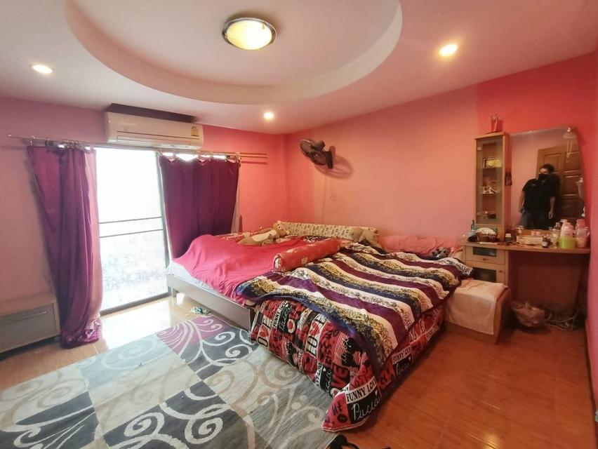 อาคารพาณิชย์ทำเลดีติดถนนสวนผัก 15