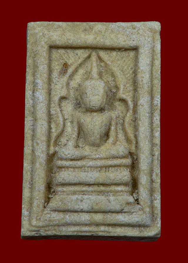 พระแหวกม่านหลวงพ่อกวย