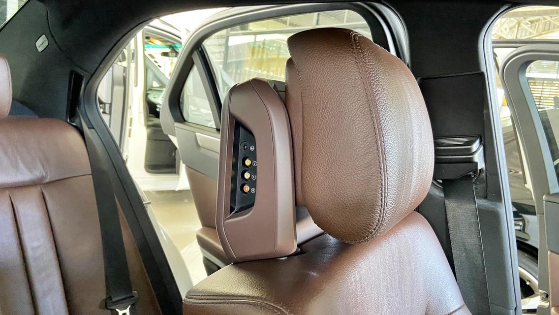 BENZ E200CGI SALOON ปี 2013 13