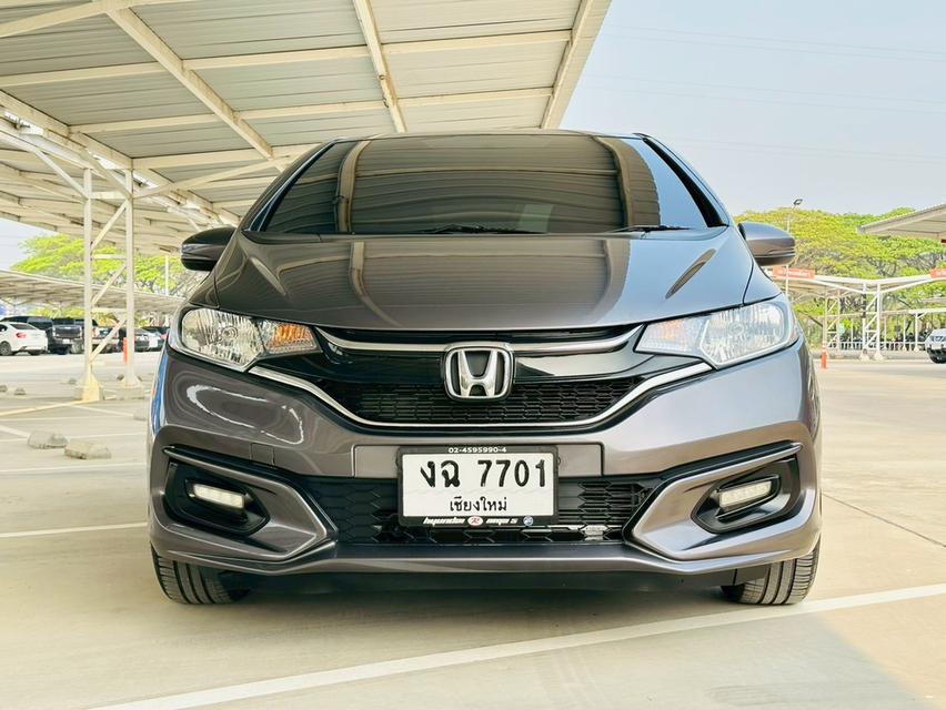 2017 honda jazz (GK)  V+ สีเทาดำ หล่อจบ ออปชั่นครบ ไม่ต้องง้อป้ายแดง รูปที่ 6