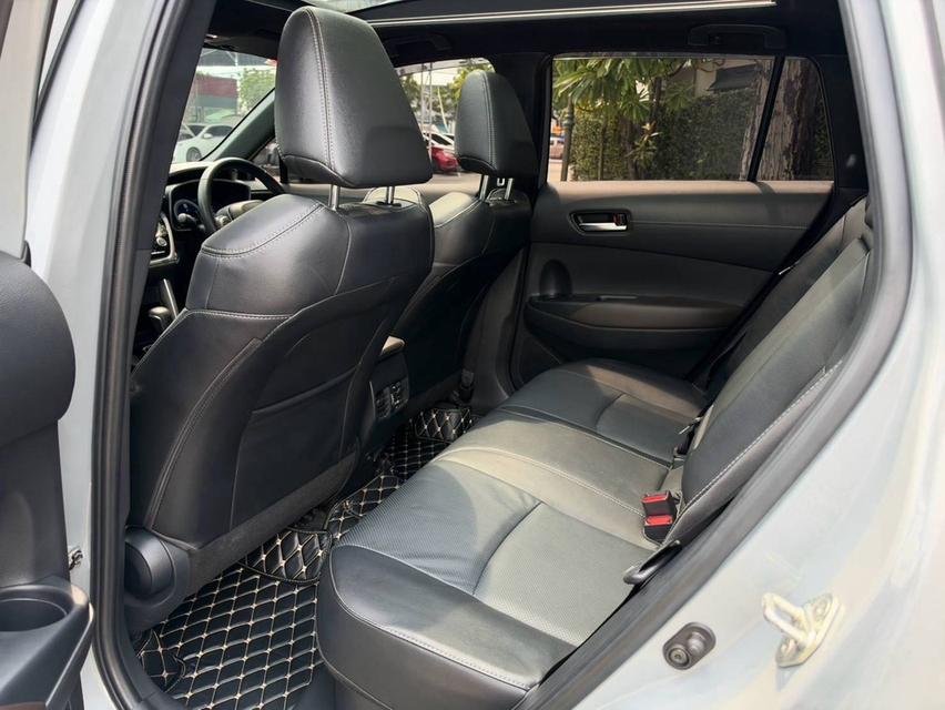 Toyota Corolla Cross 1.8HEV Premium Luxury ปี 2024 จด 2025 รูปที่ 6