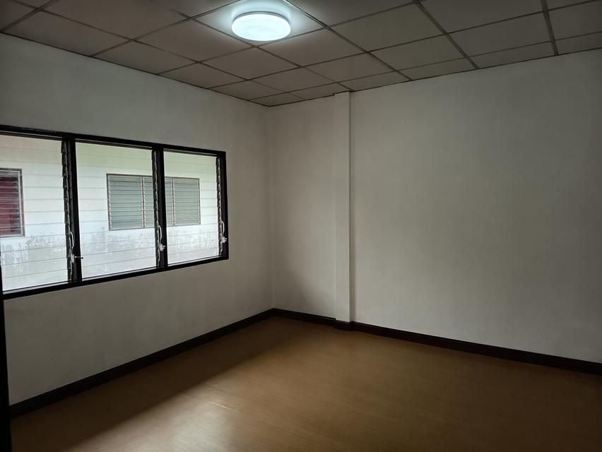 ขายทาวน์เฮ้าส์ วโรชา4 12