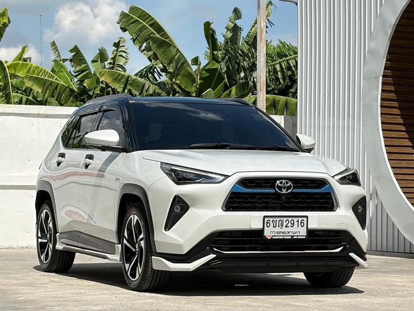 ปี 2024 TOYOTA YARIS CROSS, 1.5 HEV PREMIUMLUXURY โฉม ปี23-ปัจจุบัน ตัวท็อปสุด สีขาว