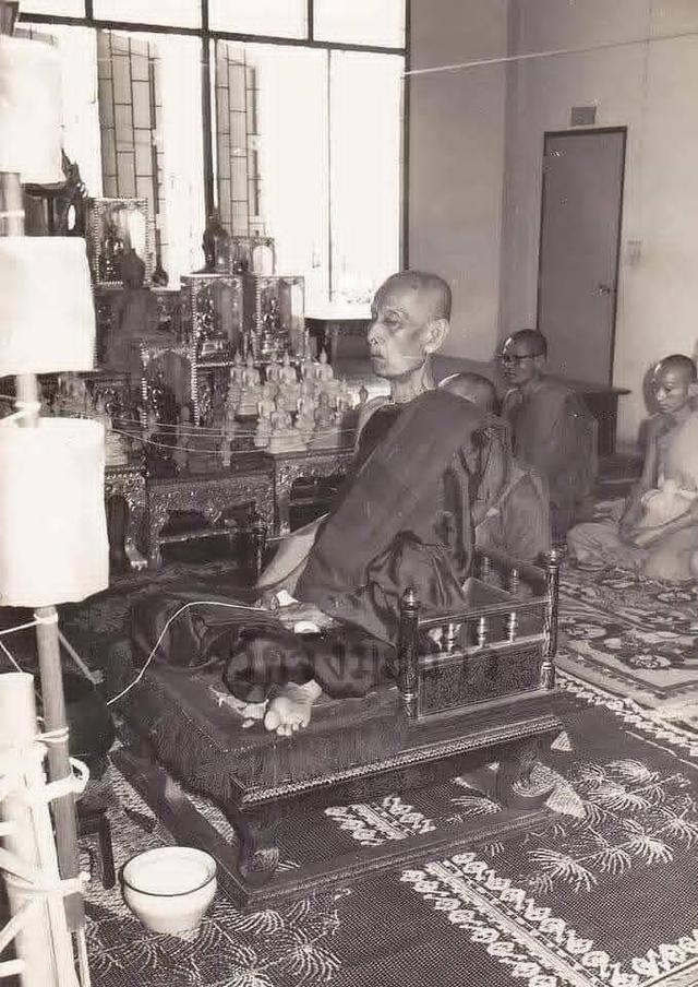 -เหรียญท้าวมหาพรหม ปี2517 #หลวงปู่โต๊ะ วัดประดู่ฉิมพลี ปลุกเสก(รับประกันแท้ทัน)