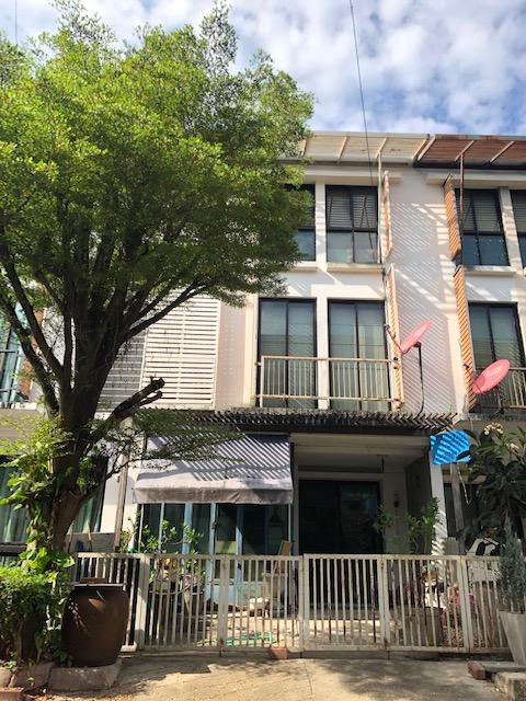 ขายทาวน์โฮมอ่อนนุชติดถนนซอยราคาถูกเจ้าของอยู่เอง 2