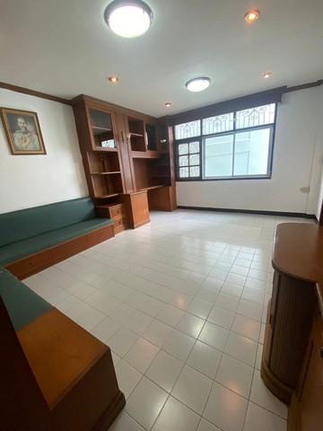 บ้านให้เช่า3 ชั้น ห้วยขวาง 3ห้องนอน ประชาราษฎร์บำเพ็ญซอย 9 ใกล้7-11 และMrt ห้วยขวาง 3