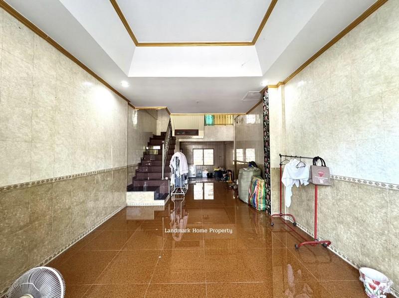 LM25-0171 ขายบ้าน 2.5 ชั้น บ้านเล่นระดับ ใกล้เซ็นทรัลแจ้งวัฒนะ มบ.สรานนท์ ปากเกร็ด เนื้อที่ 16.1 ตรว 3นอน 2น้ำ 6