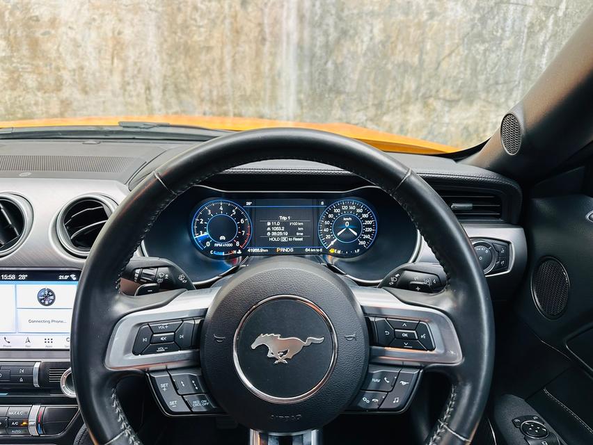 2019 Ford Mustang 2.3L EcoBoost Coupe Performance Pack ไมล์ 40,000 กม. รถศูนย์ 4