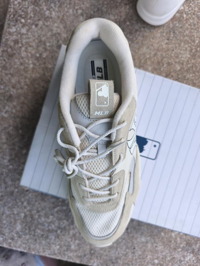 รองเท้า MLB size eu45