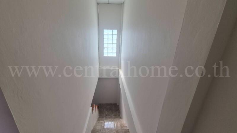 ทาวน์โฮม ฉัตรไพลิน ลาดหลุมแก้ว รีโนเวท พร้อมอยู่ ราคาถูก 11