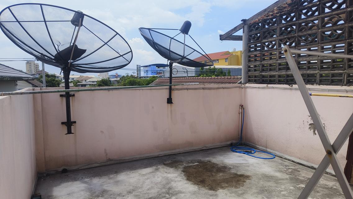 ขายด่วนตึกแถว 3 ชั้น สภาพพร้อมอยู่ ซอยรามอินทรา 27 ทำเลรถไฟฟ้า 10