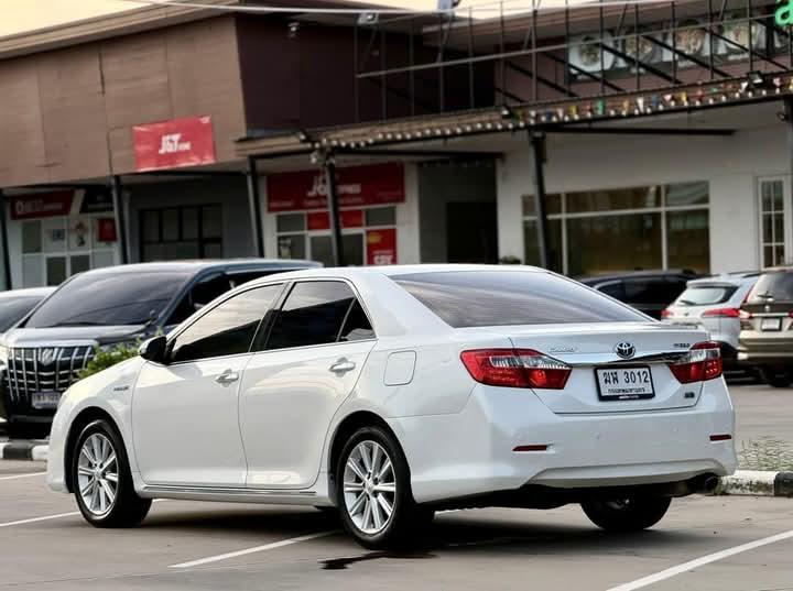 Toyota Camry สีขาวสภาพดี 7