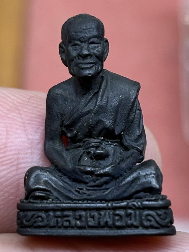 รูปหล่อ รุ่น ๘๐ ปี หลวงพ่อมี วัดมารวิชัย พระนครศรีอยุธยา พ.ศ.๒๕๓๕ กล่องเดิม สวยครับ