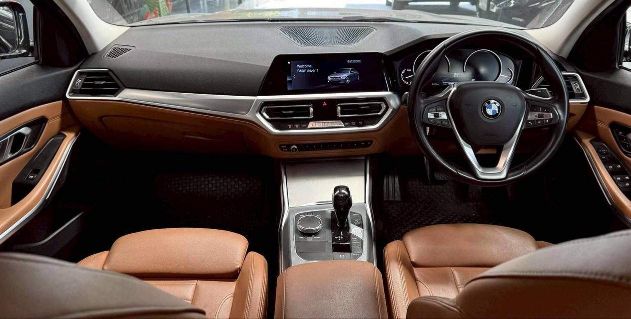 BMW 320d Limousine RHD ปี 2018 จด 2020 8