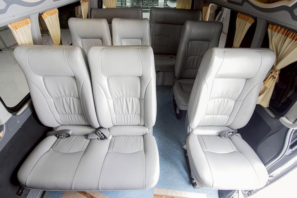 TOYOTA COMMUTER 3.0 D4D 2015  8