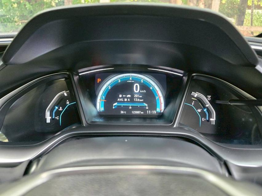 รหัสรถ NKG5232 HONDA CIVIC FK 1.5 EL A/T ปี 2017 16