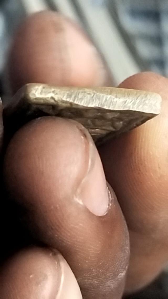 เหรียญหล่อประภามณฑลข้างรัศมีเนื้อสำริด หลวงปู่ศุข วัดปากคลองมะขามเฒ่า จ.ชัยนาท รูปที่ 4