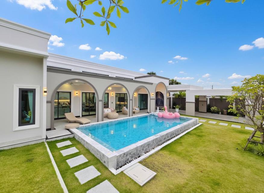 Modern Classic Pool Villas Pattaya 17.8 Million 8