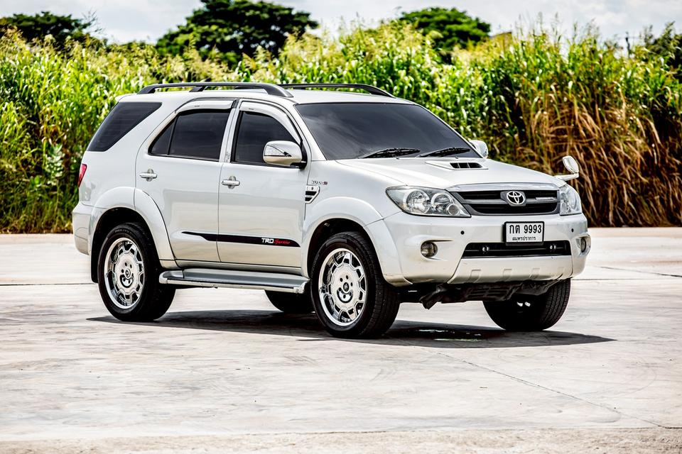TOYOTA FORTUNER 3.0V 4WD สีเทา เกียร์ออโต้ ปี 2005 แต่งครบๆ หลักแสน 3