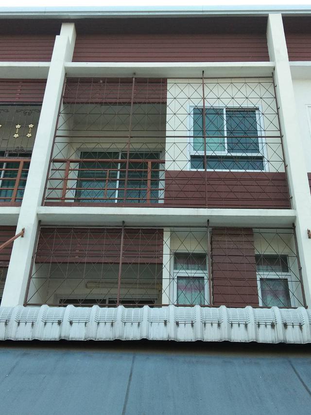 ขายด่วน อาคารพาณิชย์  3 ชั้น ถนนเศรษฐกิจ ชลบุรี 6