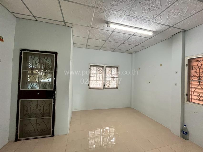 หมู่บ้านนันทวันเซนต์ 1 หนองจอก ซอย สังฆสันติสุข 34 ใกล้โรงเรียนเซนต์เทเรซา หนองจอก ถนนมิตรไมตรี แขวงกระทุ่มราย เขตหนองจอก กรุงเทพมหานคร 14