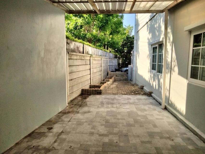 ขายทาวน์โฮม 2 ชั้น หมู่บ้านโกลเด้น ทาวน์ ลาดพร้าว ซอยนวมินทร์ 42 แยก 27 ถนนประเสริฐมนูกิจ แขวงคลองกุ่ม เขตบึงกุ่ม กรุงเทพ ขายราคา 4.30 ล้านบาท 6