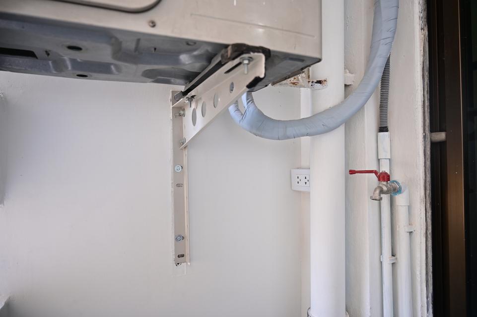 ขายธันยาคาร คอนโดมิเนี่ยม ชั้น 3 ทำเลดี เดินทางสะดวก ใกล้รถไฟฟ้า MRT รัชดาภิเษก 15