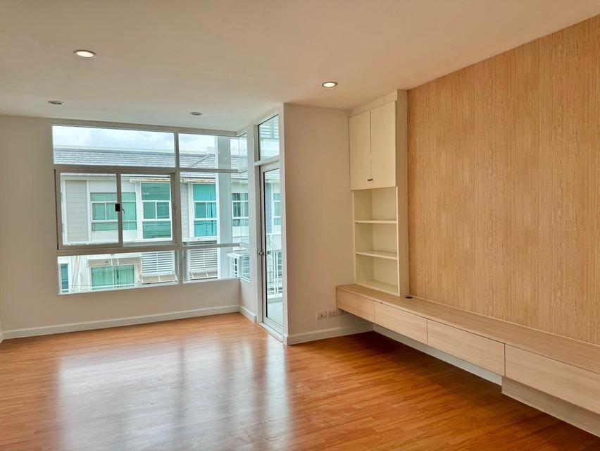 บ้านทาวโฮม 3 ชั้น เดอะเมโทร พระราม 9 ราคา 4.3 ล้านบาท 6