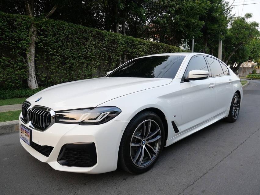 2021 BMW 520d M-Sport LCi ราคาเพียง 1,840,000 บาท รูปที่ 2