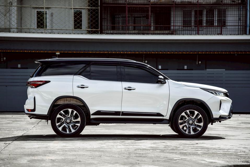 รหัสรถ CBL612 TOYOTA FORTUNER 2.4 Legender 2WD AT 2023