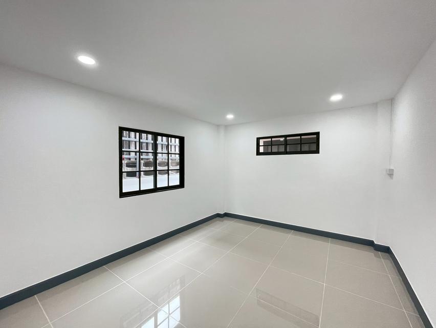 หมู่บ้านพรธิสาร6 10