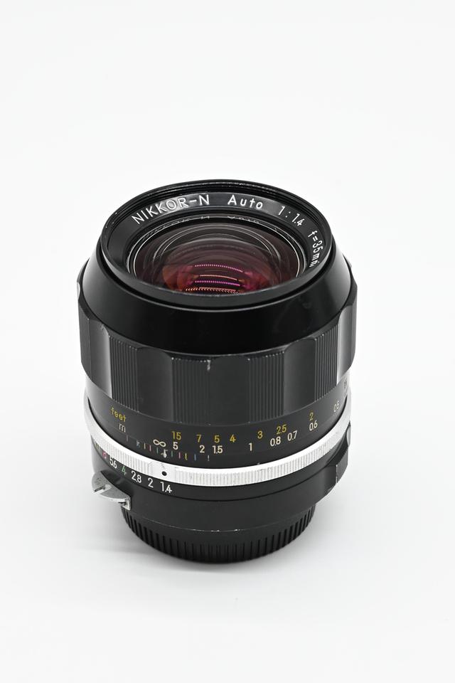 Nikkor-N Auto 35mm f1.4 มะเฟือง