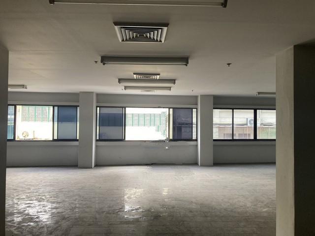 ให้เช่าพื้นที่อาคารสำนักงาน 7 ชั้น 2,000 ตร.ม.พร้อมลิฟท์ มีดาดฟ้า ซอยวานิช ในย่านตลาด สำเพ็ง เยาวราช ทำเลค้าขาย **แบ่งเช 1
