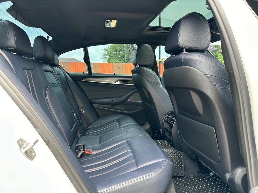 รหัสรถ PAT738 BMW 530e M Sport G30 ปี2020 13