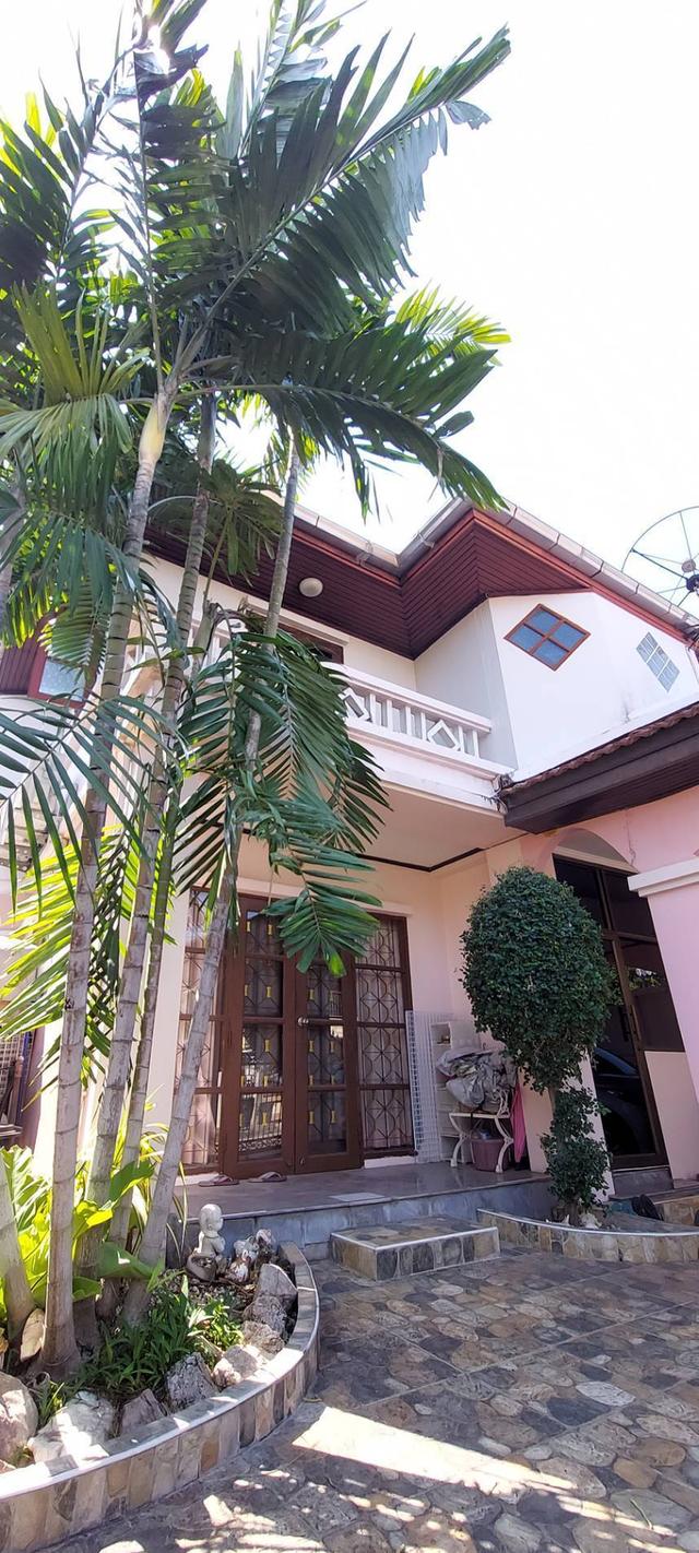 🏠ขายบ้านเดี่ยวที่ดิน51.xตรว. หมู่บ้านพงษ์ศิริชัย3 ติดถนนบรมราชชนนี กทม. 4ห้องนอน2ห้องน้ำ พื้นที่ใช้สอยในบ้านประมาณ178ตรม.หน้าบ้านทิศเหนือ ราคา 5.49Mb 6