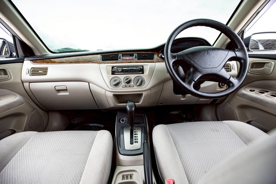 Mitsubishi Lancer Cedia 1.6 GLX เกียร์ Auto ปี 2011 สีดำ  15