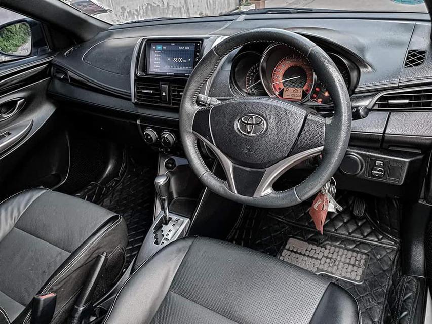 Toyota Yaris 1.2 TRD ปี2015 1