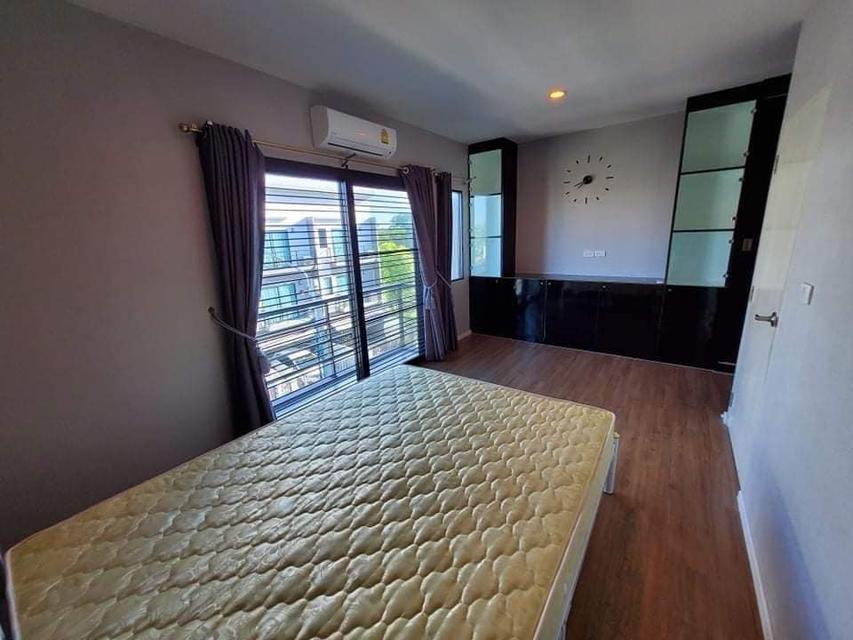 ขาย/ให้เช่า ทาวน์โฮม 3 ชั้น บ้านกลางเมือง ปิ่นเกล้า-จรัญ 3 นอน 18.1 ตร.ว. ติดถนนใหญ่ ใกล้รถไฟฟ้า 3 สาย! 3