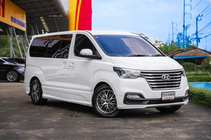 2019 HYUNDAI GRAND STAREX 2.5 VIP สีขาว ดีเซล ไมล์ 113602 กม.