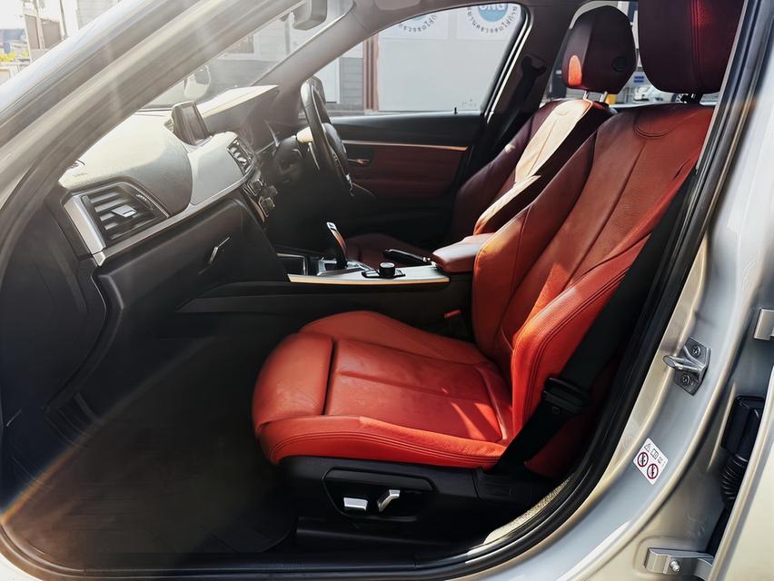 ลดราคาเหลือเพียง!! ปี2018 BMW 330E SPORT AT TOP สุดๆ รูปที่ 18