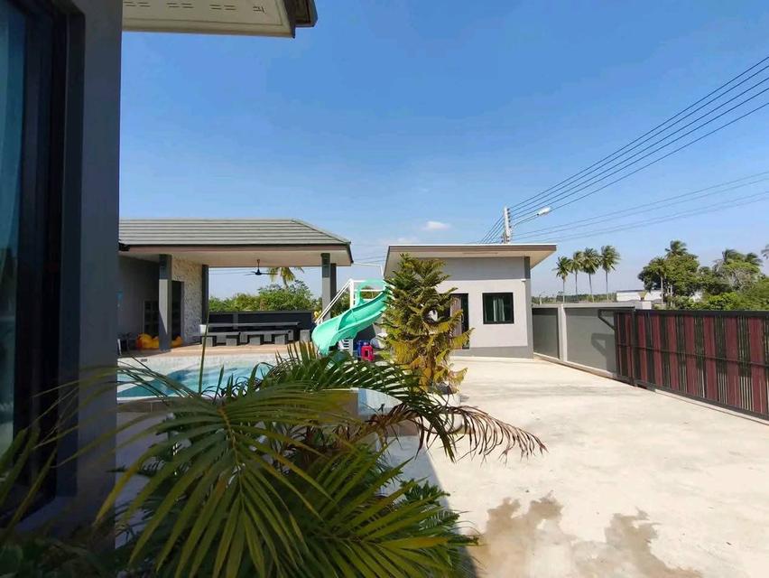บ้านเดี่ยวพร้อมสระว่ายน้ำ ขนาดใหญ่ 19