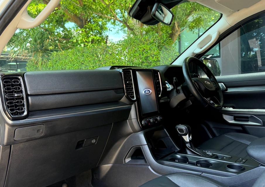 2023 FORD EVEREST 2.0 TURBO SPORT รถมือเดียวออกป้ายแดง รถวิ่งน้อย เข้าศูนย์ทุกระยะ ไม่เคยมีอุบัติเหตุครับ 10