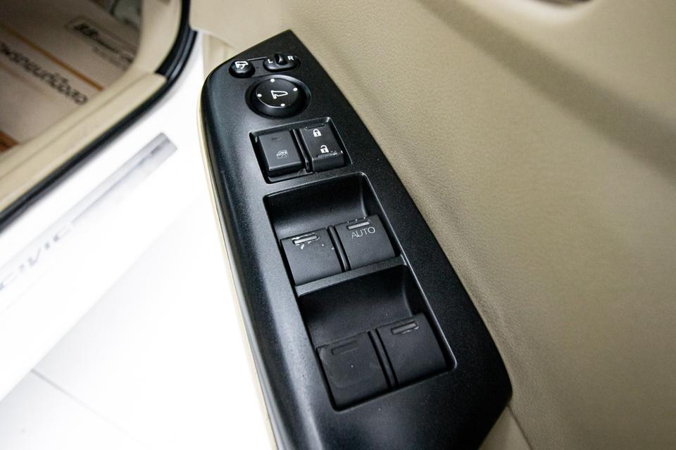 รหัสรถ 1D093 CIVIC 1.8 E 2012 11
