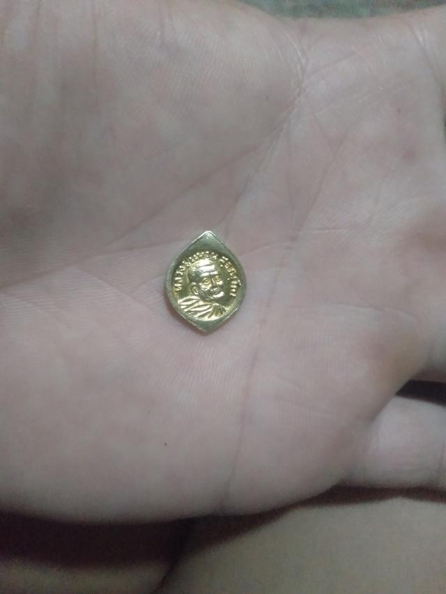 หลวงปู่แหวน หลวงปู่แหวนเม็ดแตง สภาพพระสวยดีปกติดีครับ 12