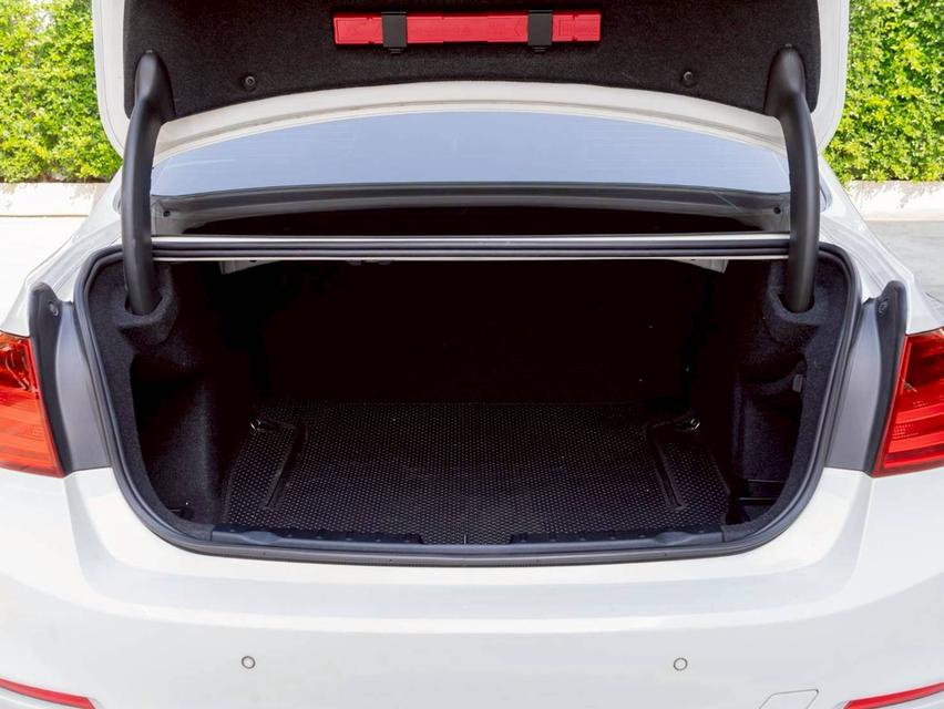 BMW 320i Luxury ปี 2015 จด 2017 ♨️ #ประกันเครื่องเกียร์3ปี3หมื่นkm รูปที่ 11