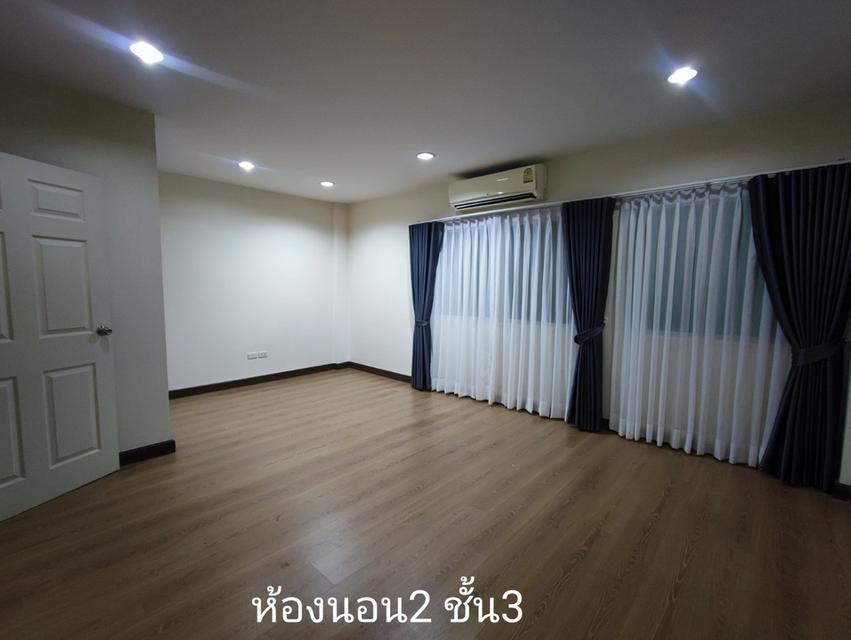 ให้เช่าโฮมออฟฟิศ4ชั้น ติดห้างดังย่านศรีนครินทร์ 18